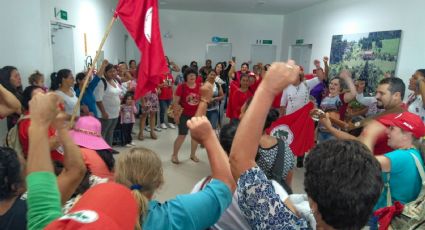 Grupo de mulheres do MST ocupa prédio do Incra em Florianópolis para debater direito à terra