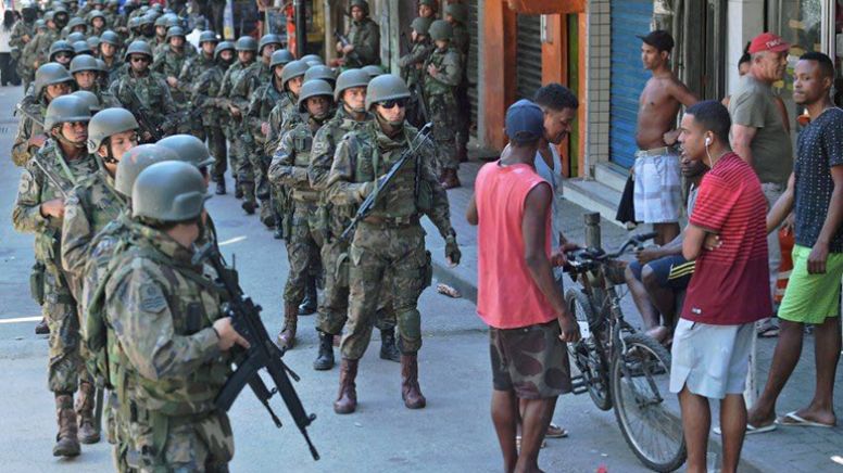 O bloqueio e o fluxo: raciocínios singelos sobre a intervenção no Rio de Janeiro