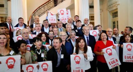 Parlamentares do Mercosul desejam “Buenos días, presidente Lula” e pedem liberdade. Vídeo