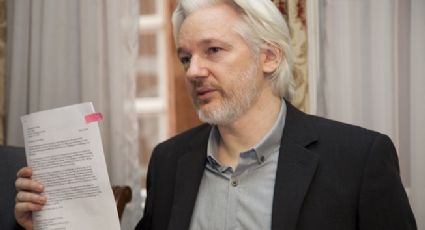 Presidente do Equador retira segurança pessoal de Julian Assange