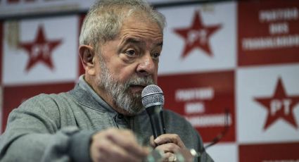 Lula envia mensagem a prefeitos: "Na democracia quem decide os governantes é o povo"