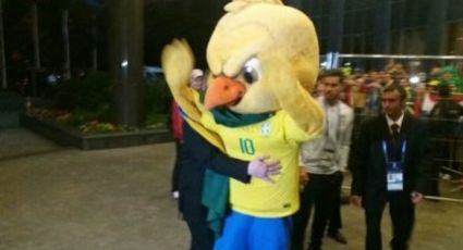 Canarinho Pistola é 'preso' em Moscou