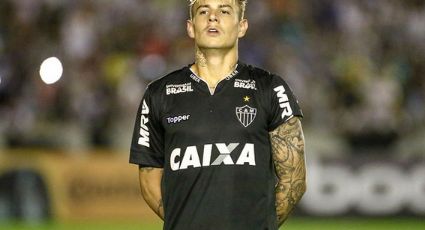 Sinal dos tempos: Não vou deixar de rezar, diz jogador do Galo que entrou atrasado no jogo