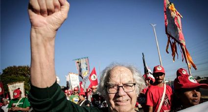 “A extrema-direita avança na dominação dos povos”, diz Esquivel, em marcha do MST