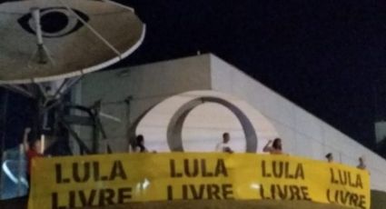 Manifestantes pedem 'Lula livre' em estúdio da Band