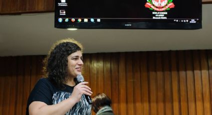 “Volto por cima”, diz professora trans, readmitida em colégio por determinação da Justiça