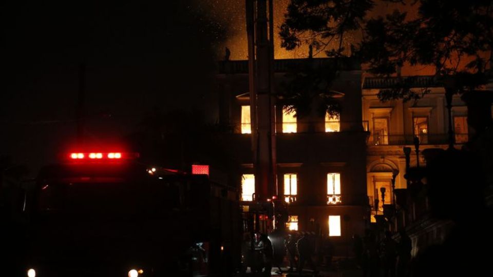 Chamas destroem Museu Nacional na Quinta da Boa Vista, em São Cristóvão - Tânia Rego/Agência Brasil
