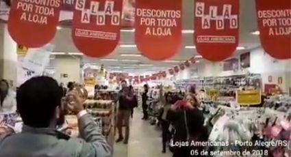 Trompetista comanda “lulaço” nas Lojas Americanas de Porto Alegre. Vídeo