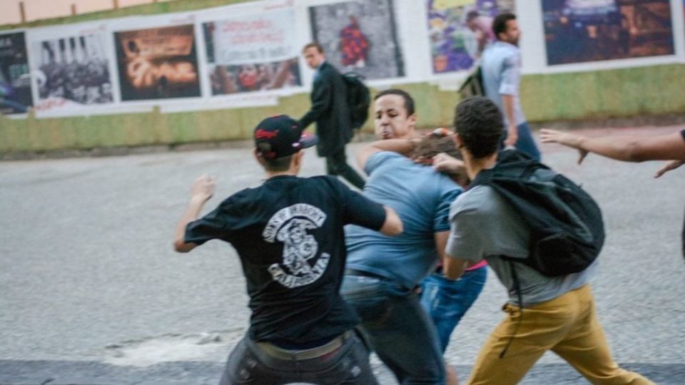 Membros do MBL apanham ao invadir manifestação contra incêndio no Museu Nacional - Foto: PCO