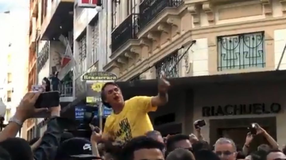 Bolsonaro no dia da facada - Foto: Reprodução/Twitter