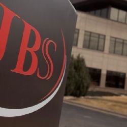 JBS desfaz promessa de zerar emissões de suas operações