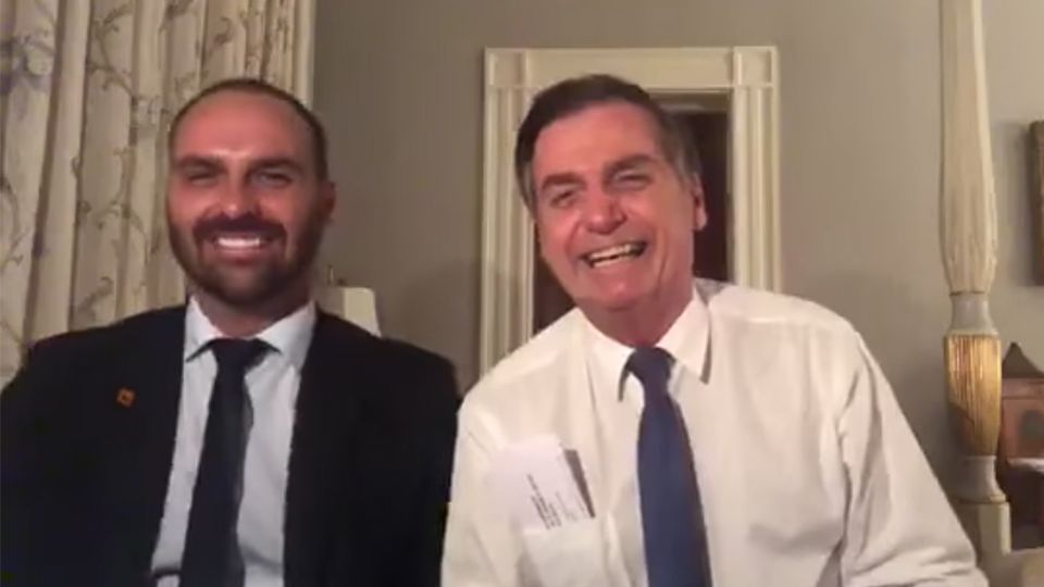 Eduardo e Jair Bolsonaro (Reprodução)