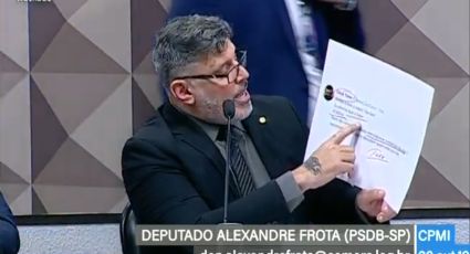 Alexandre Frota diz que Carluxo comanda milícia virtual bolsonarista na CPI das Fake News; assista ao vivo