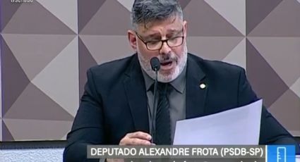 Alexandre Frota diz que estava em reunião onde Bolsonaro falou de empresários para impulsionar fake news