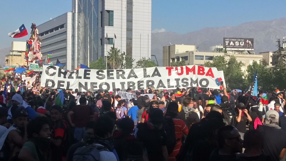 Manifestação no Chile - Foto: Reprodução/Twitter