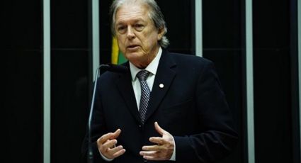 Após receber R$ 340 mil do PSL, advogada de Bolsonaro pede saída de Luciano Bivar