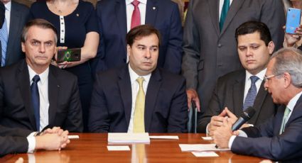 Irritado com Carlos Bolsonaro, Rodrigo Maia avisa que está fora da articulação para reforma da Previdência