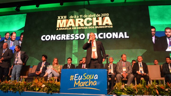 Deputado propõe PEC para estender mandatos de prefeitos e vereadores e unificar eleições em 2022