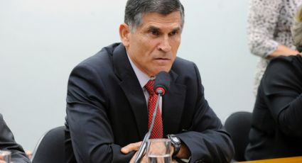 General Santos Cruz sobre reação de Bolsonaro a leite condensado: “Vergonha. Vulgaridade”