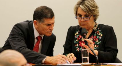 Santos Cruz não demonstra entusiasmo com mudança de regime do presidencialismo para a monarquia