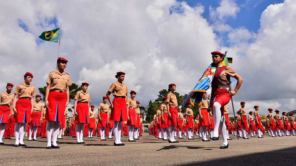 Alunas de Colégio Militar (Jackson Nunes/Exército Brasileiro)