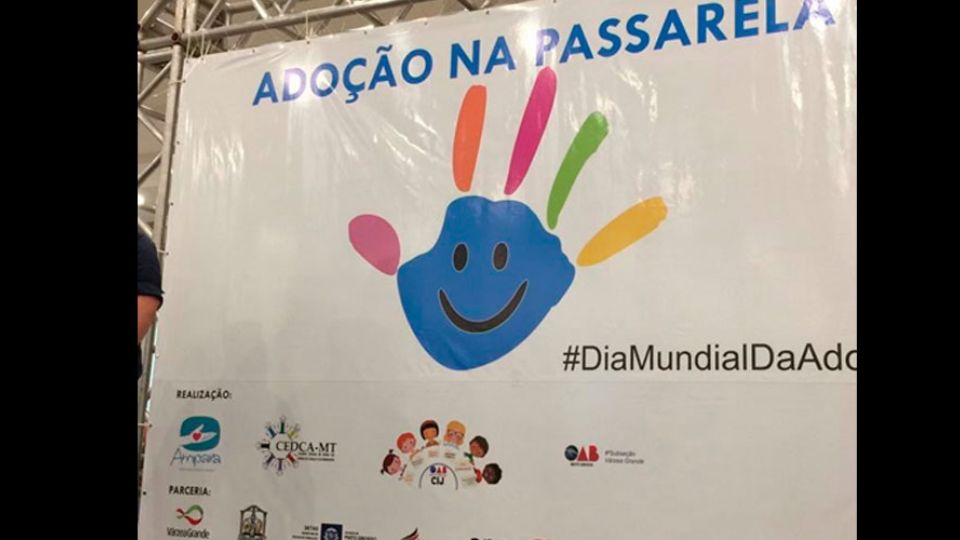 'Passarela da Adoção' expõe crianças a pretendentes a pais (Reprodução)
