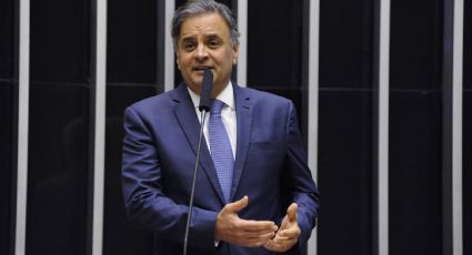 Convenção do PSDB que prometia expulsão de condenados termina com Aécio aclamado