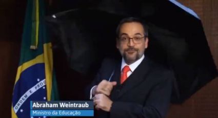 Weintraub a seguidores: "Se tiverem comunista de estimação não esqueçam saquinho para recolher as fezes"