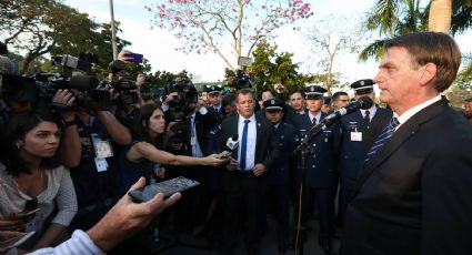 Ao defender Moro, Bolsonaro se refere a Jean Wyllys como "menina que tá fora do Brasil"