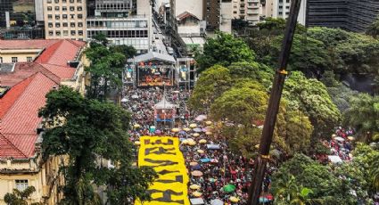 Milhares dançam e cantam na chuva por Lula Livre em São Paulo