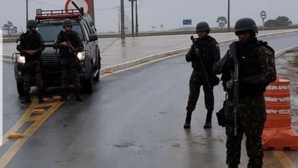 Exército posicionado em Vitória da Conquista | Foto: Mídia Ninja