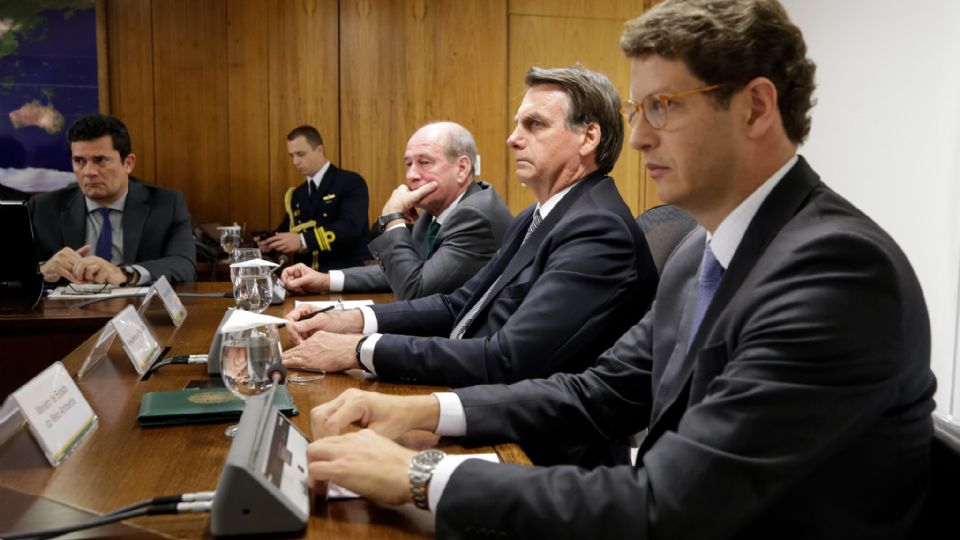 Ricardo Salles e Bolsonaro durante reunião ministerial (Foto: Isac Nóbrega/PR)