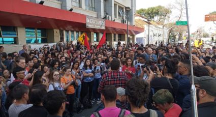 Boulos responde à censura de Weintraub e dá aula em frente à IFPR