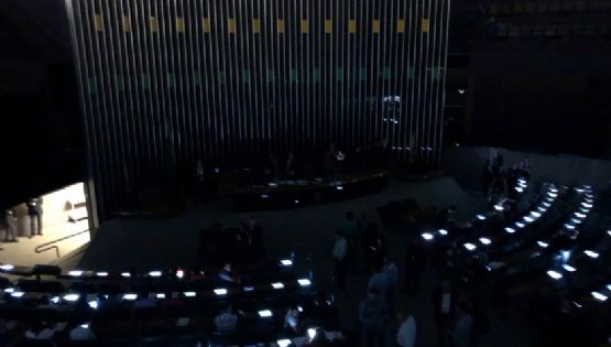 Blecaute atinge Congresso e deixa parte da Câmara dos Deputados sem luz nesta quarta