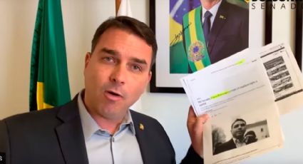 Deputado estadual do PSL-RJ atende celular de sócio de Flávio Bolsonaro em loja de chocolates