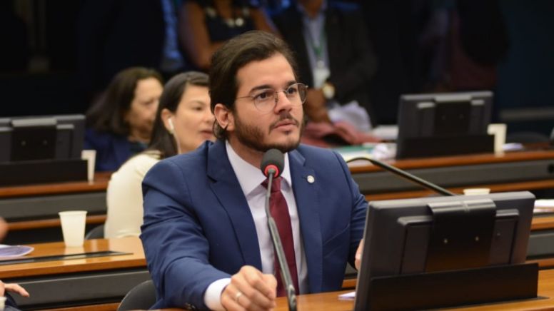 Em resposta a Bolsonaro, Comissão de Cultura aprova audiência pública para debater ditadura militar