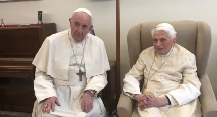 Bento XVI nega autoria de livro com críticas ao Papa Francisco e abre crise no Vaticano