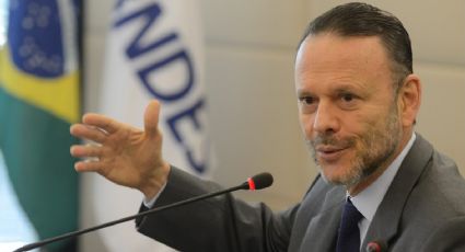 Luciano Coutinho: É constrangedor ver o governo confiando na utopia de que o mercado “tudo resolverá”