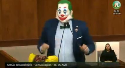 Deputado ataca de "Coringa" no plenário da Assembléia do RS