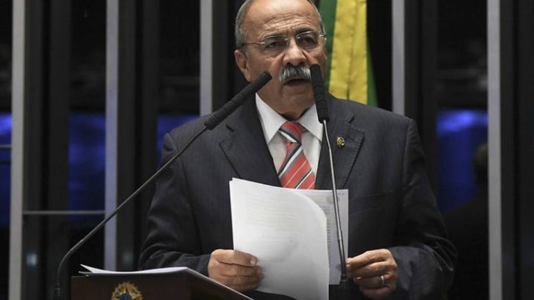 O cofre do senador Chico