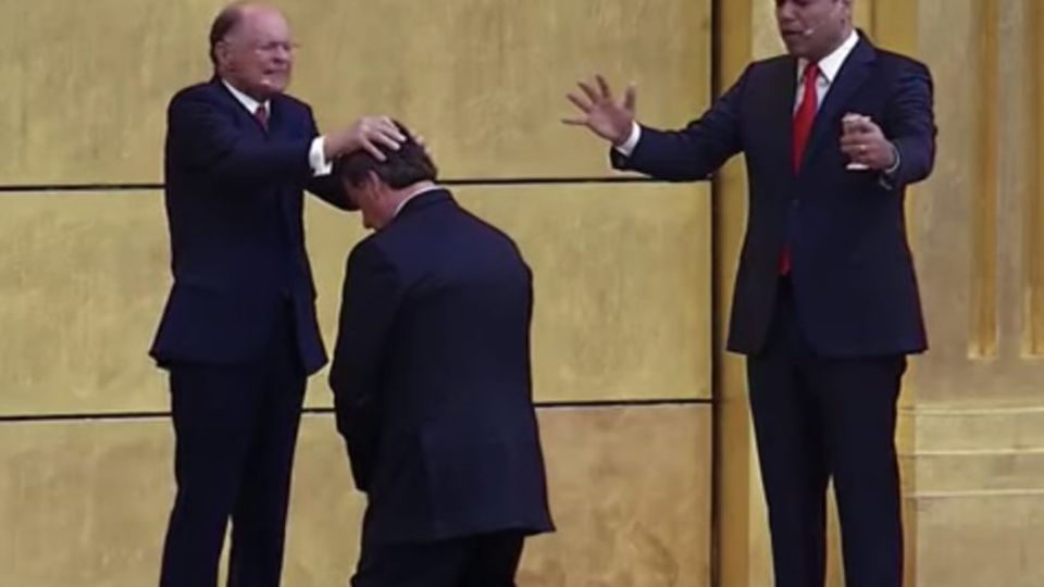 Jair Bolsonaro ungido por Edir Macedo e o genro, Renato Cardoso (Arquivo)