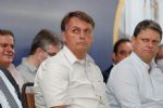 Bolsonaro se coloca como vítima da imprensa e ataca Leonardo Sakamoto: "Canalhice não tem limites"