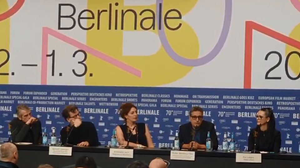Kleber Mendonça Filho em coletiva na Berlinale (Reprodução)