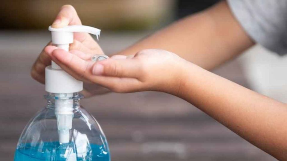 Álcool gel é um dos produtos indicados pelo Ministério da Saúde para prevenir o avanço do coronavírus (Foto Reprodução)
