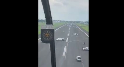 Vídeo: Prefeita equatoriana impede pouso de avião com turistas espanhóis colocando carros na pista