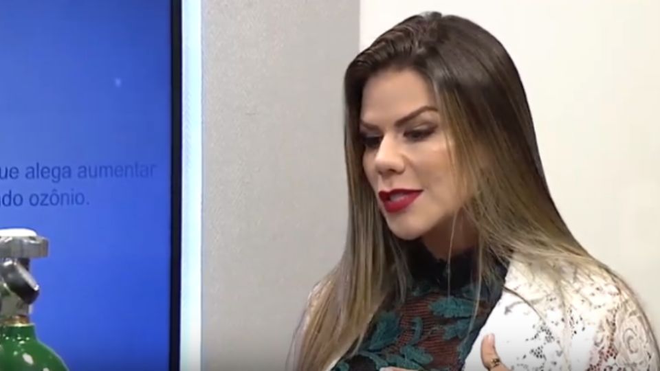 A fisioterapeuta Poliane Cardoso é a criadora da primeira rede de estética especializada em procedimentos com ozônio e foi alvo do Cremesp- Reprodução/Youtube
