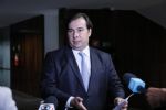 "Bolsonaro e Moro estão no campo do autoritarismo", diz Rodrigo Maia