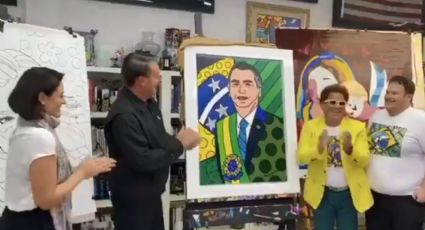 Bolsonaro visita Romero Brito em Miami e recebe quadro de presente