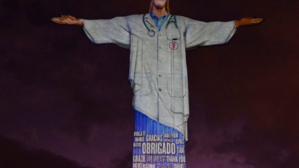 Cristo Redentor em homenagem aos trabalhadores da saúde no combate à Covid-19 (Reprodução)