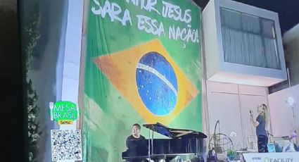 Ídolo de Michelle Bolsonaro, Aline Barros pede bençãos ao presidente: "Dê sabedoria a esse homem, senhor"